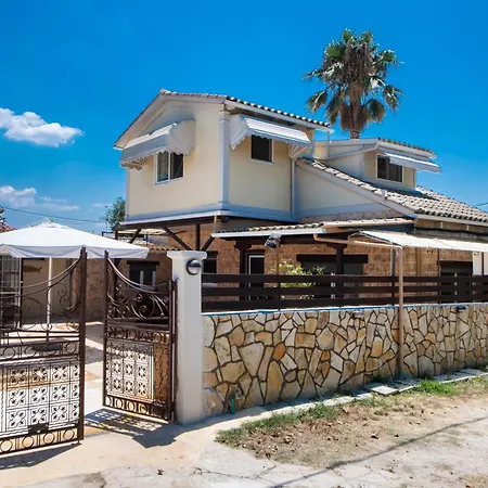 Borgo! ευχάριστο εξοχικό σπίτι δίπλα στη θάλασσα!! * Lefkada City
