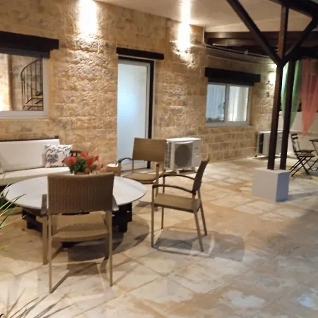 Borgo! ευχάριστο εξοχικό σπίτι δίπλα στη θάλασσα!! Holiday home Lefkada City