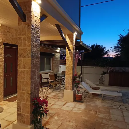 Borgo! ευχάριστο δίπλα στη θάλασσα!! Hébergement de vacances Lefkáda